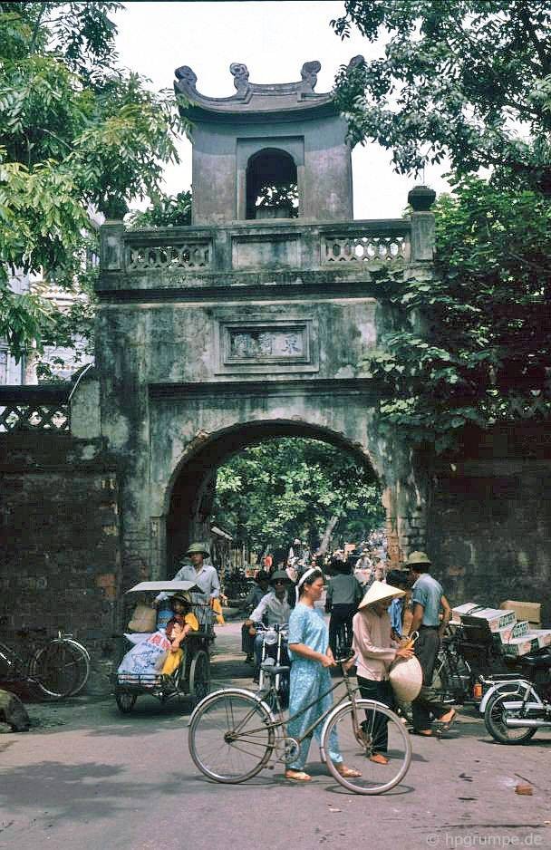 Ô Quan Chưởng, Hà Nội 1993.